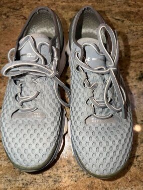 Under Armour Men’s Gray Mesh Athletic Sneakers